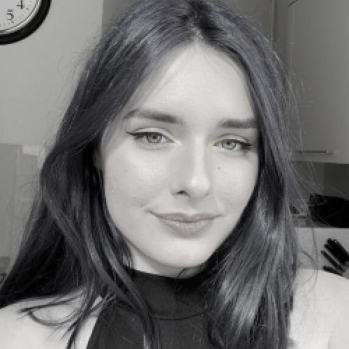 Agathe V. - Chargée de communication & Relations publiques