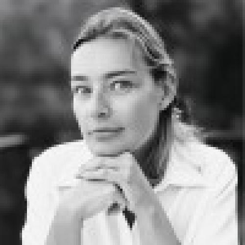 Agathe L. - Directrice de la communication et du Marketing