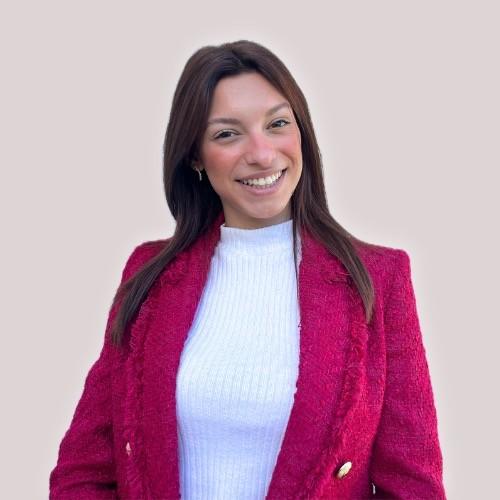 Ysalis B. - Community manager