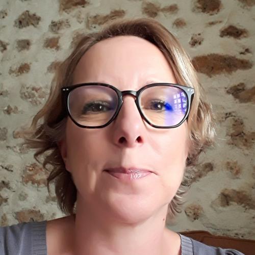 Delphine V. - Assistante Administrative - Appels d'Offres
