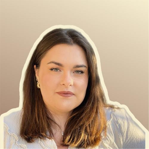 Laurine L. - Community Manager