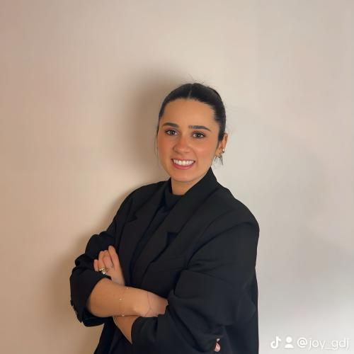 Joy G. - Consultante Média