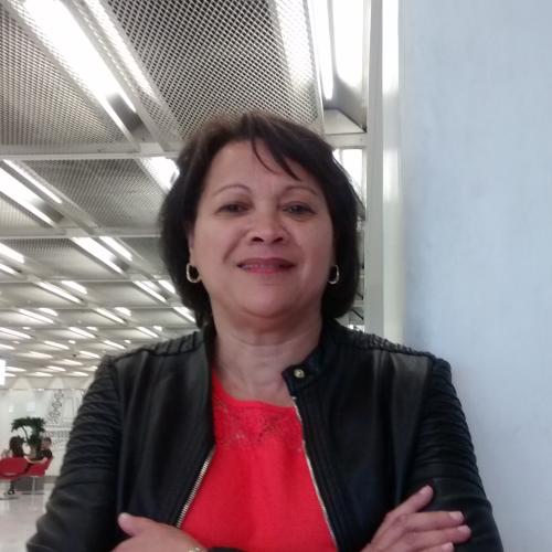 Rosine E. - Social Media Manager