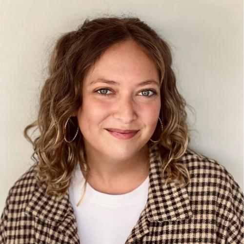Laura M. - Social Media Manager