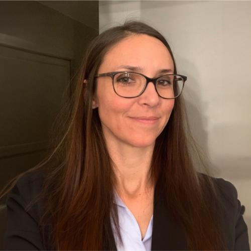Emmanuelle B. - Graphiste 2D/3D et directrice artistique