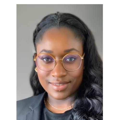Laura M. - Assistante admin & consultante en com’ polyvalente