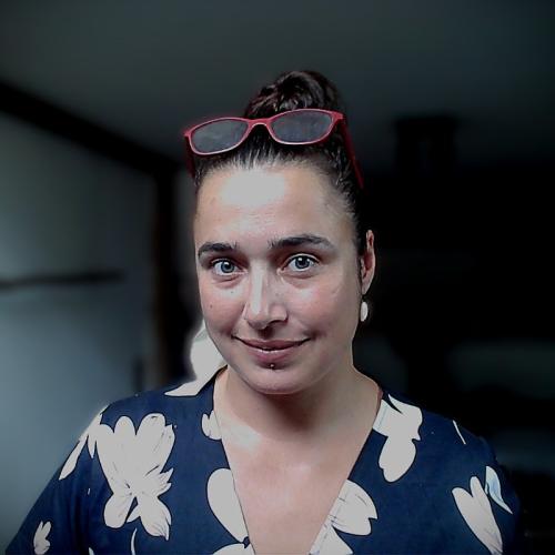 Axelle C. - Assistant Administratif.