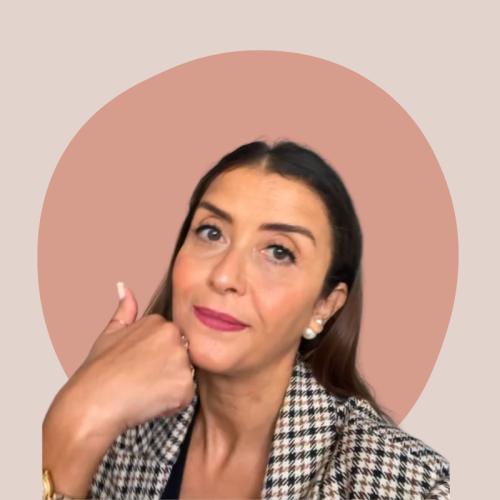 Hana B. - Office manager Senior