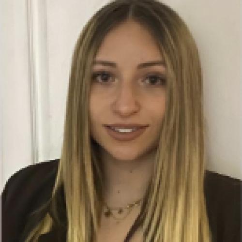 Jennyfer D. - Commerciale