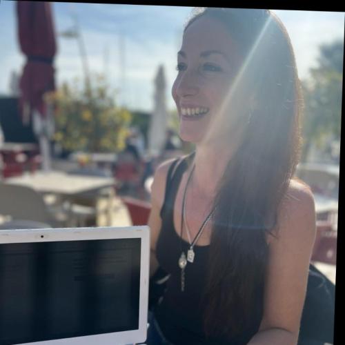 Emilie D. - Assistante administrative