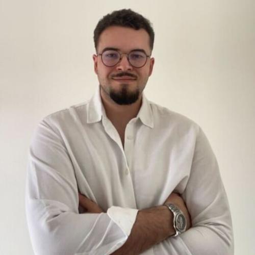 Thomas T. - Consultant Digital