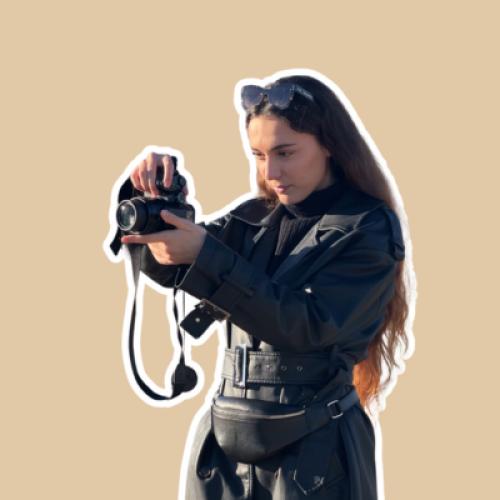 Léa B. - Community Manager & créatrice de contenus