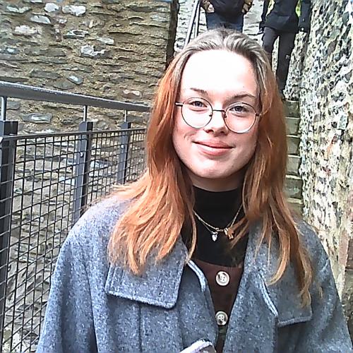 Léa S. - Traductrice et Relectrice Multilingue