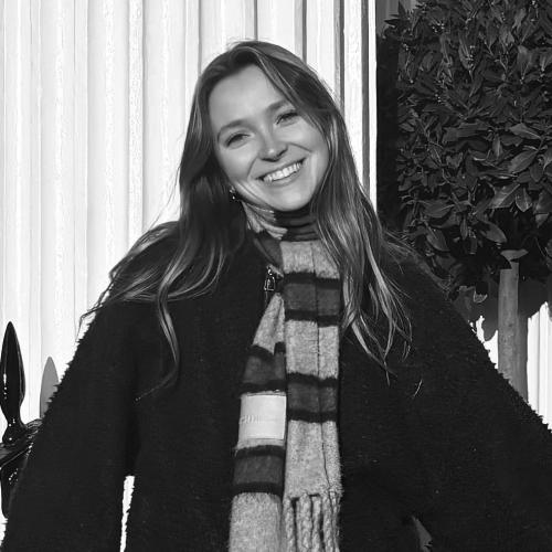 Inès M. - Directrice Artistique / Designer Graphique