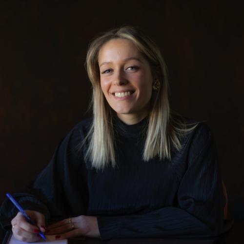 Manon C. - Graphiste & chargée de communication visuelle