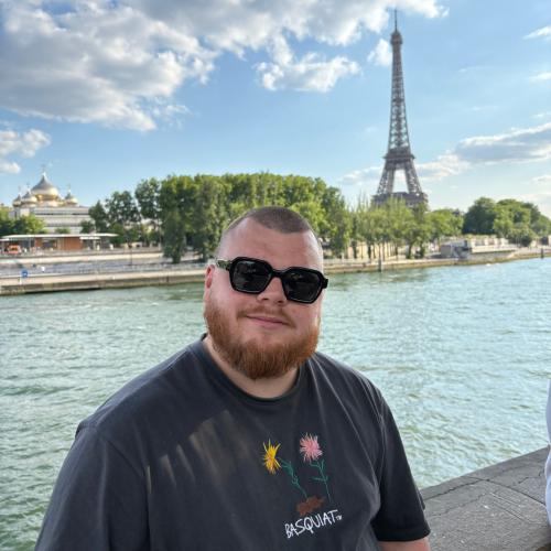 Loïc D. - Community Manager Graphiste