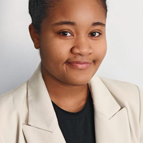 Sultana D. - Brand Designer & Graphiste