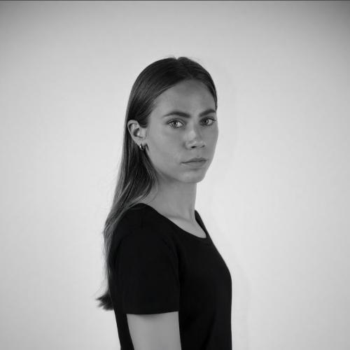 Julie D. - Architecte & Designer d’espace – Retail & Scénographie