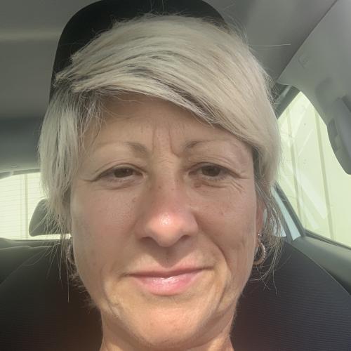 Valerie R. - Assistant administratif