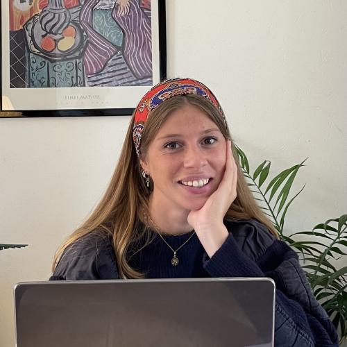 Justine R. - Graphiste – Identité visuelle & Communication