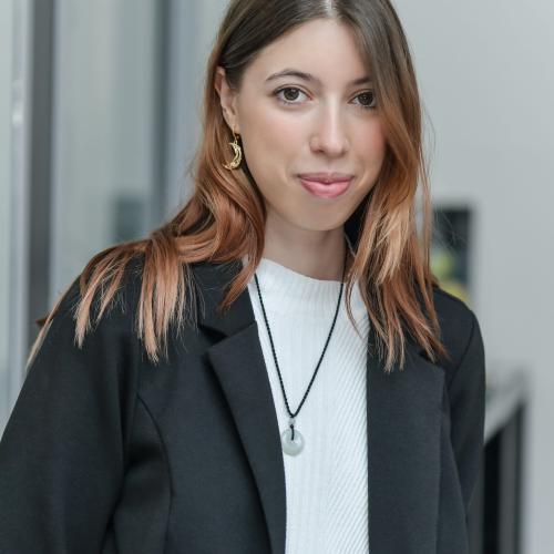 Léa A. - DA | Graphiste | Designer graphique