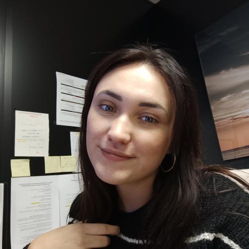 Camille D. - Assistante de direction – Organisation et suivi commercial