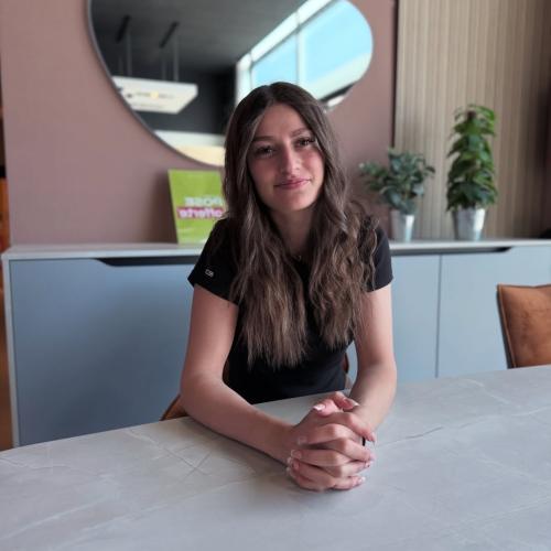 Eva D. - Community Manager Freelance Nomade