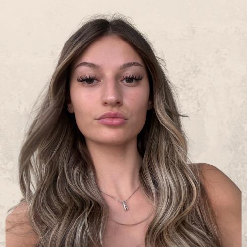 Eva D. - Community Manager Freelance Nomade