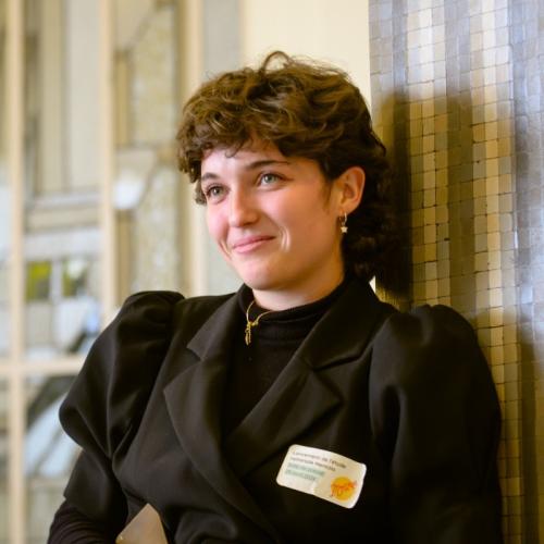 Lucie G. - Consultante com stratégique veille et analyse médiatique