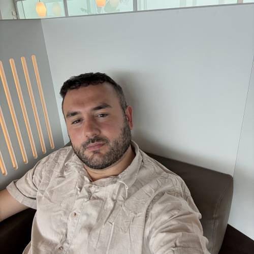 Mehmet Y. - Global marketing expert