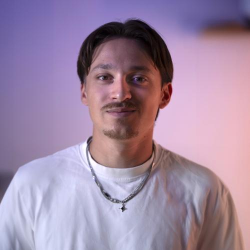 Mathieu M. - DA - Graphiste motion designer