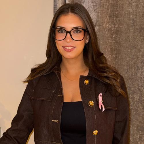 Inès C. - Experte administrative automobile