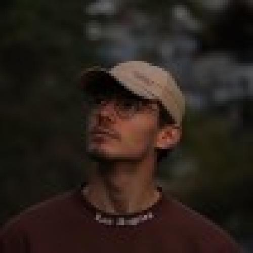 Sacha F. - Social Media Manager