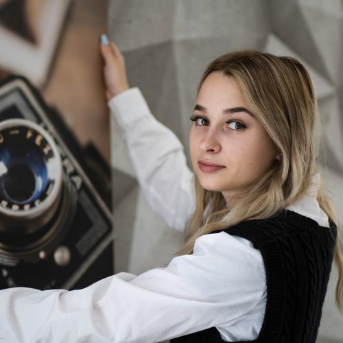 Julia C. - Community Manager