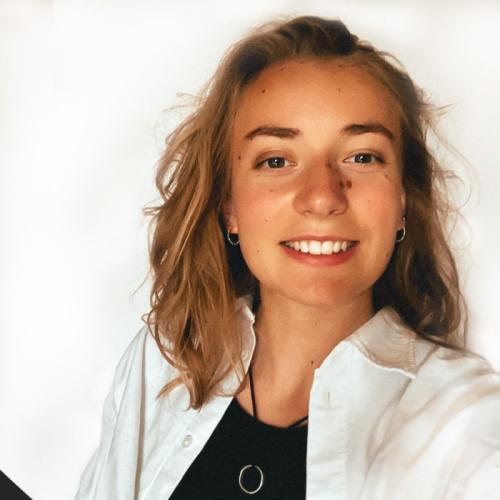 Amélie P. - Graphiste & directrice artistique plurimédia