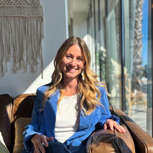 Inès D. - Cheffe de projet digital . événementiel . communication