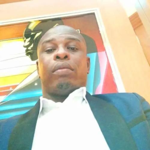 Anselme hugues K. - Graphiste / Webdesigner