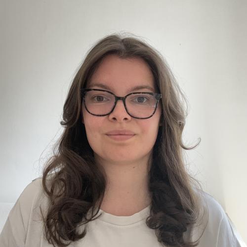 Claire B. - Assistante administrative et communication