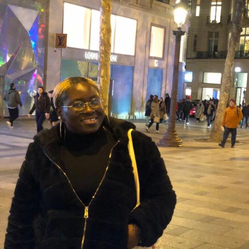 Precious O. - Assistante administrative / Secrétaire