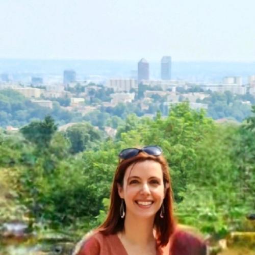 Lucrèce P. - Assistante juridique en droit des sociétés