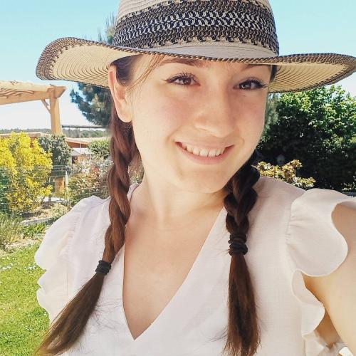 Célia C. - Célia Cousin Artiste