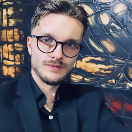 Kevin M. - Designer UX UI & Directeur artistique