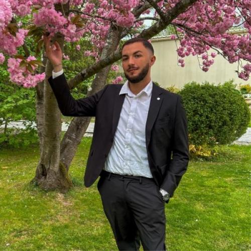 Rayane M. - Chargé de communication digitale