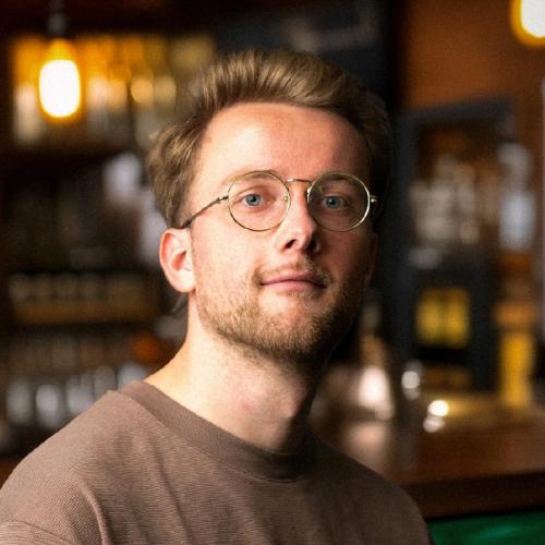 Etienne N. - Social Media Manager & Créateur de Contenu