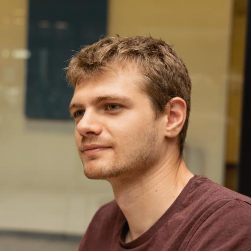 Alexis L. - Graphiste