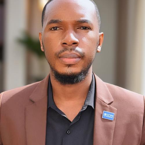 Charles B. - ​Consultant Communication & Médias Numériques