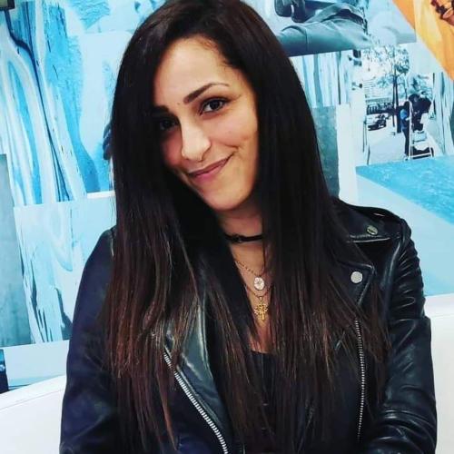 Sarah R. - Voix off - Voice over - Doublage Fr