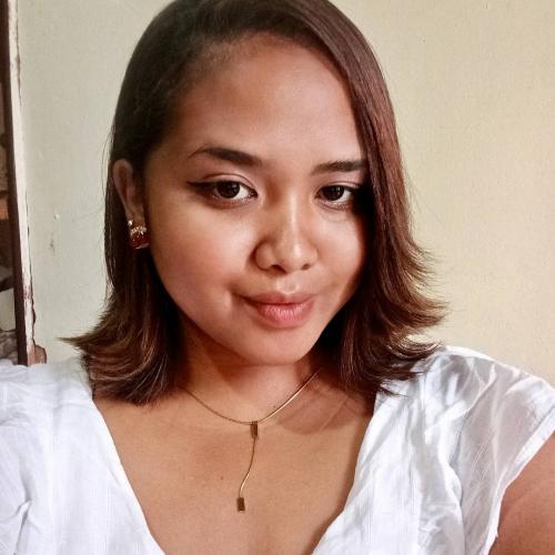 Lia A. - Community Manger Social Media