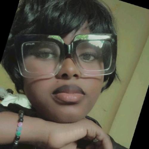 Weenderlynn B. - Consultante en marketing digital & création de contenu