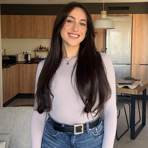 Rebecca M. - Social Media Manager Monteuse vidéo Créatrice de contenu